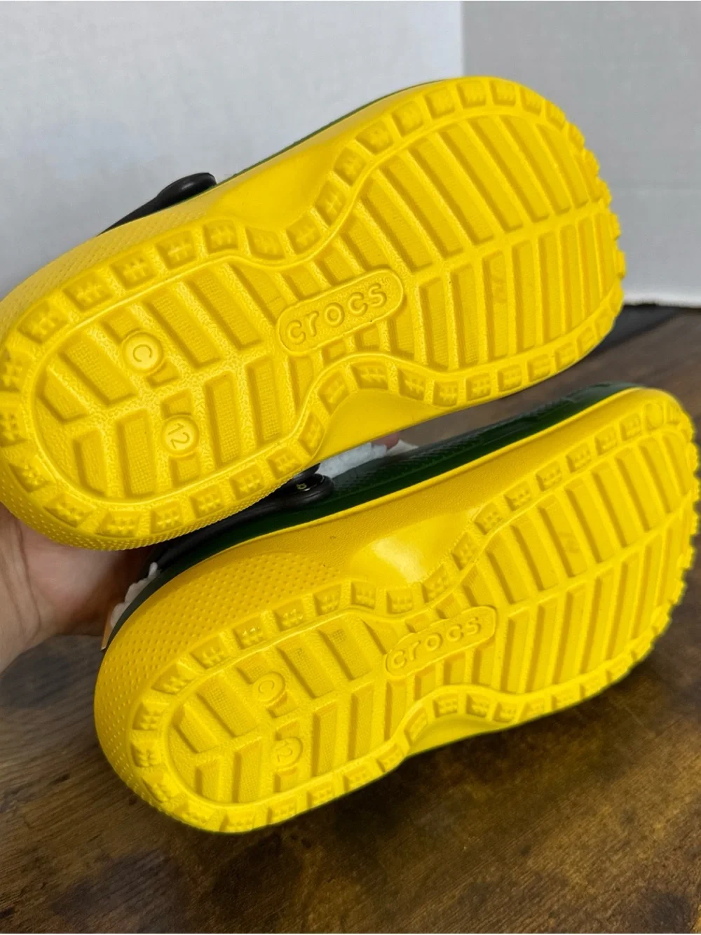 Buddy The Elf × Crocs Lined Clogs Kids Size 12 Christmas New READ